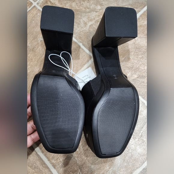 A New Day Black/Kathy Heels NWT - Picture 3 of 5